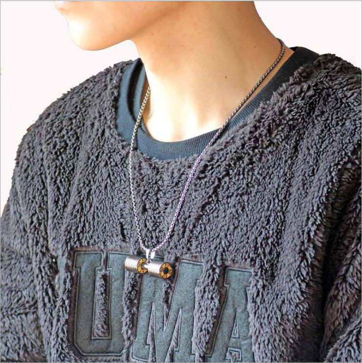 Fitness Hantel Anhänger - Motivierender Schmuck für Sportler